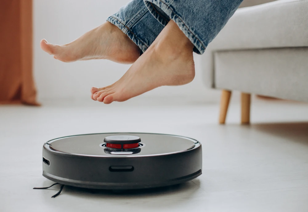 robot vacuum cleaner sweeping and mopping